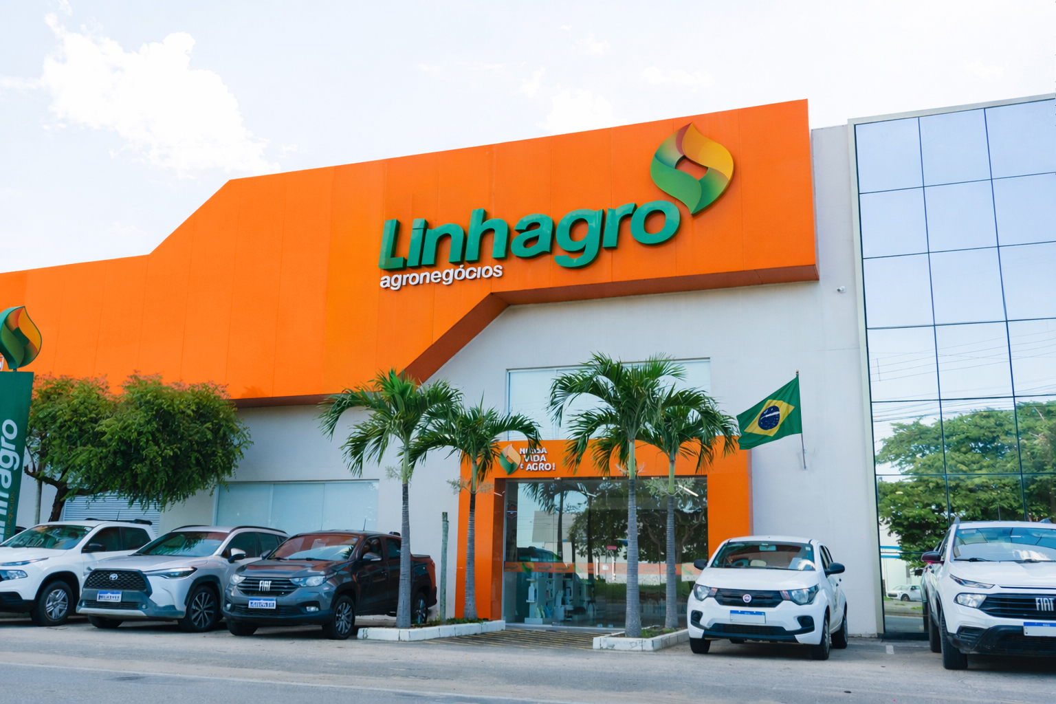 Estrutura da Linhagro e equipe técnica em campo